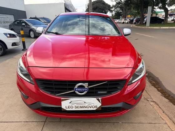 VOLVO S60 2.0 T5 R DESIGN 16V TURBO GASOLINA 4P AUTOMÁTICO